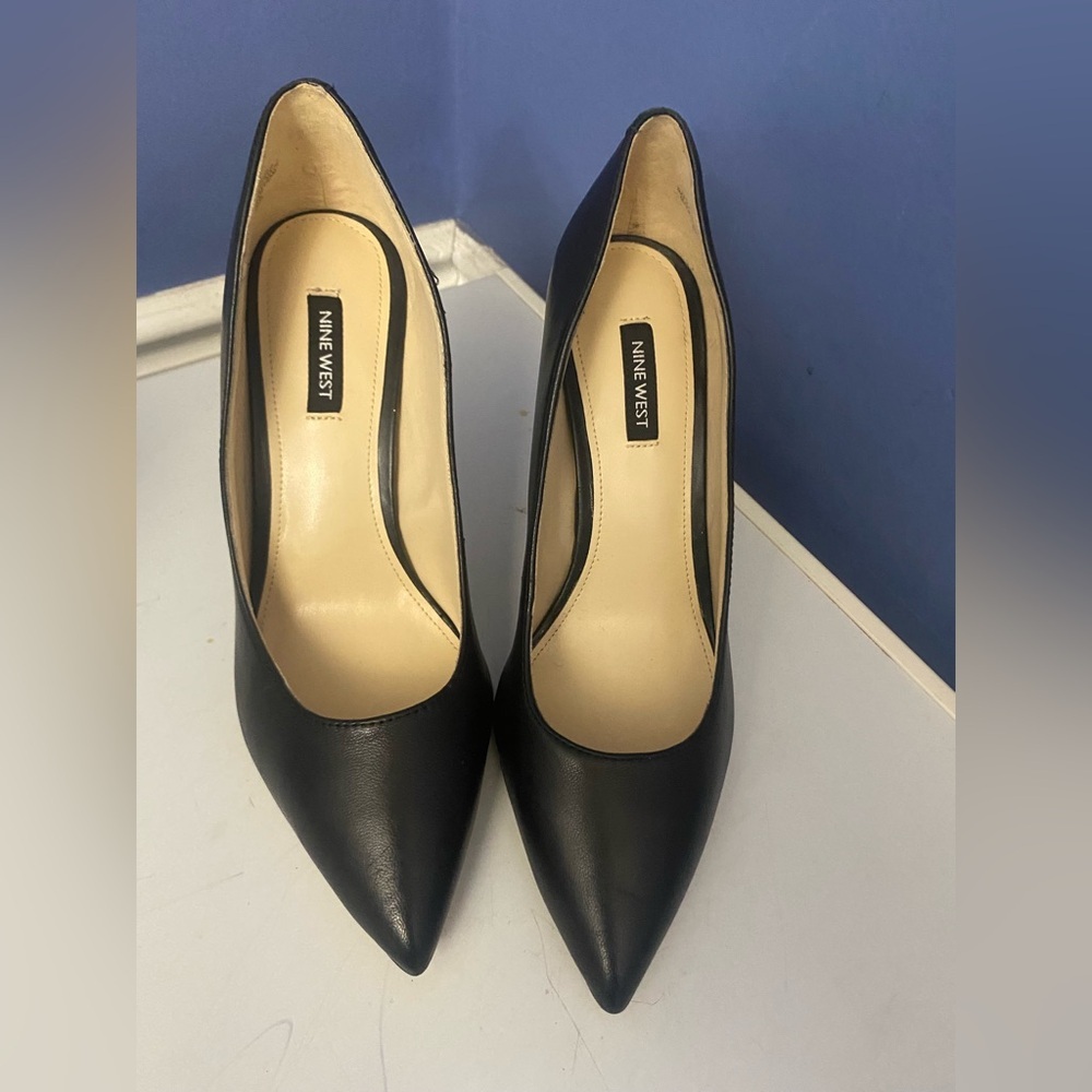 Nine West Fresh Pointy Toe Pumps Black 4iin Heel stilettos size 9W